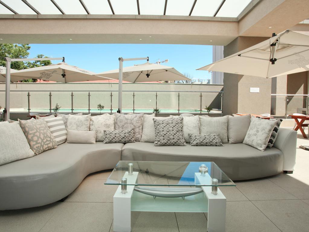 Luxurious Sandton Skye Apartment Ngoại thất bức ảnh